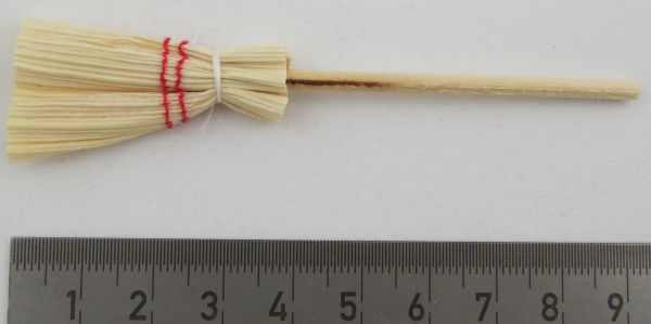 1 straw broom 9,0cm, flat