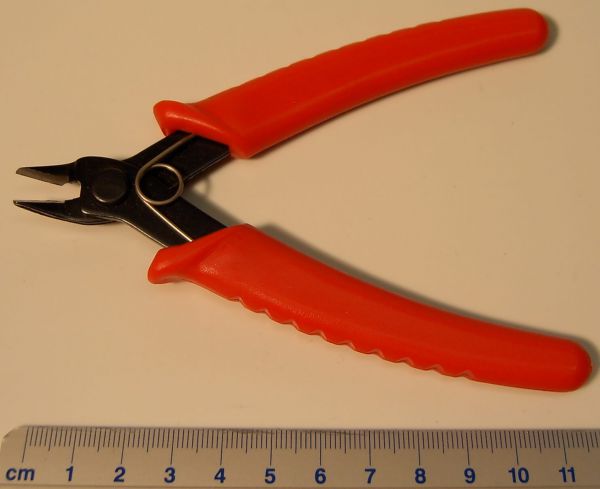 1 electronics tongs Print 130mm, 59gr. To cut off from