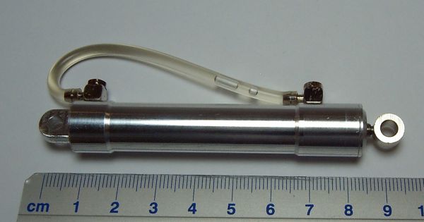 1 hydraulische cilinder 9 - 50, bis10 bar. dubbelzijdige