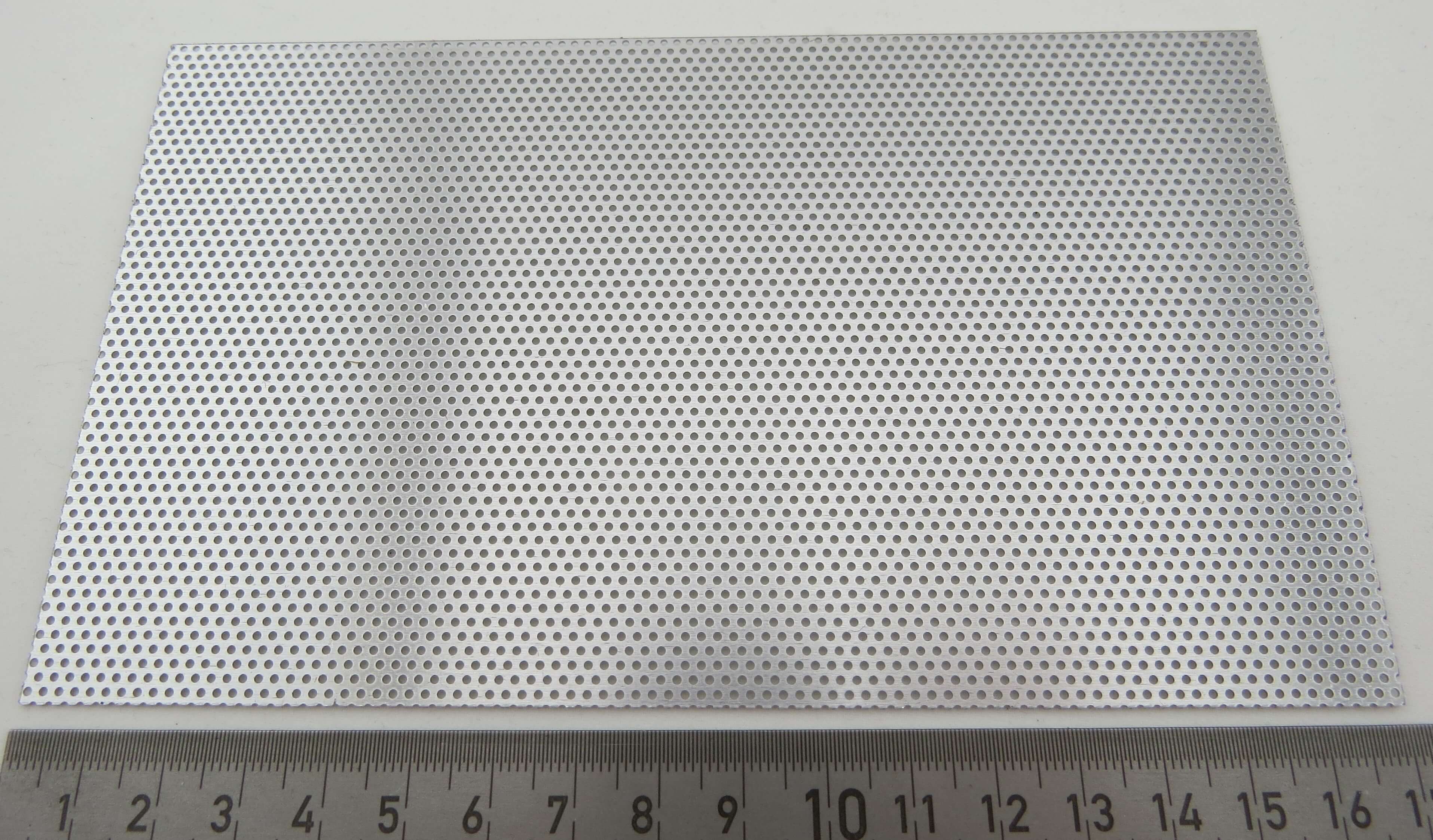 1 Tafel Lochblech, Alu. Lochung 1,1mm. Größe ca. 165x100mm, Zierbleche, Bleche, Material
