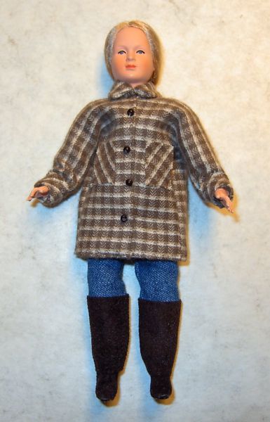 1 Flexible Doll WOMAN approx 13cm tall checkered jacket, jeans