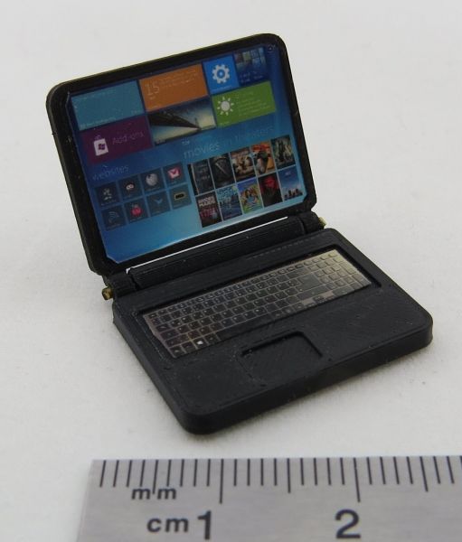 Laptop (plast), hopfällbar. Svart, hopfällbar, ca 24x21