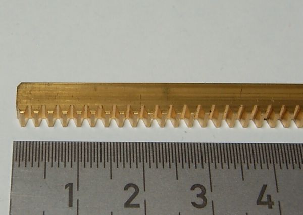 1 crémaillère en laiton Ms58 module 0,7 largeur de dent 4mm hauteur