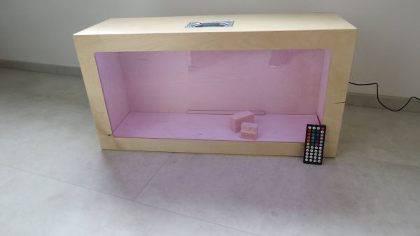 Transport box made of 9mm birch multiplex. The box is painted
