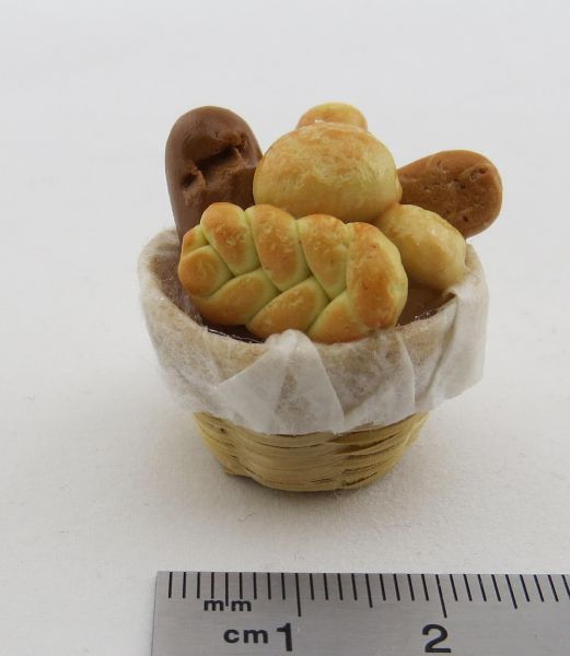 1 basket with bread and rolls (set). Basket approx. 30mm diameter
