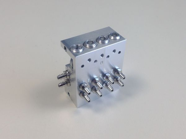 Micro-hydraulic control valve 7-fold until 10bar 43x19x63mm