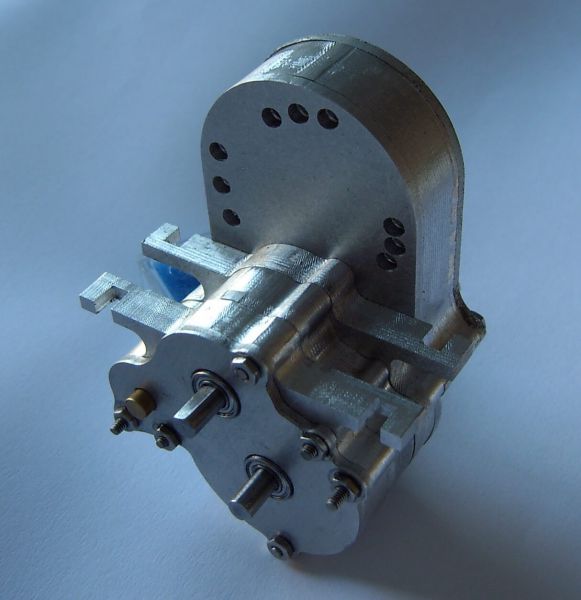 2-speed main gearbox incl. 3 Pinion Housing made of aluminum,