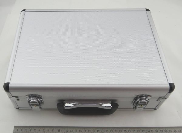 Aluminum transmitter case. Lockable. With carrying strap.