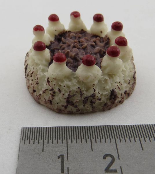 1 Black Forest cake about 30mm in diameter.