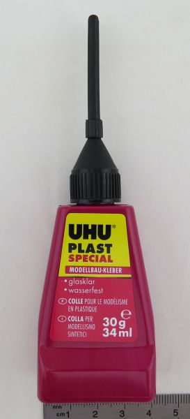 1x UHU Plast speciale lijm. 30gr.- fles met zeer fijne