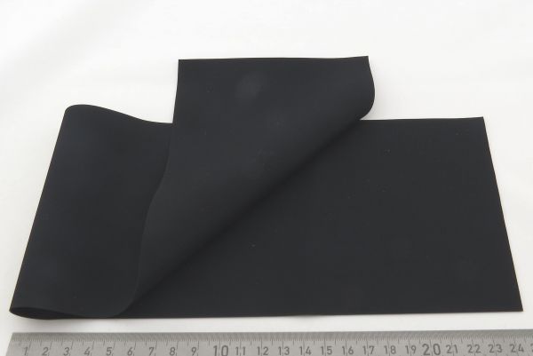 Superficie antideslizante textil 120x500mm / caucho negro. Espesor aprox.