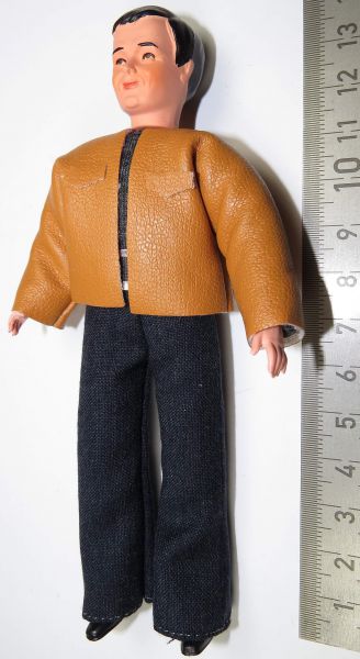 1 Flexible Doll Trucker about 14cm tall light brown