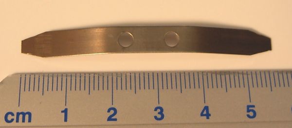 1x untere Lage Blattfeder (kurz). 6mm breit, ca. 56mm lang