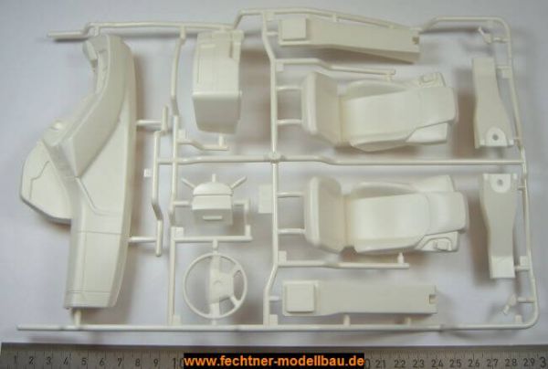 1 injection kit of parts L-parts, white. For ACTROS of