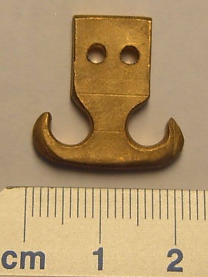 Tow hooks (double hook), cast brass, 22x22mm 2,8mm thick
