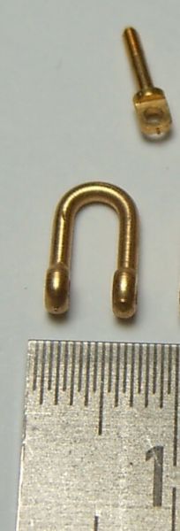 1 shackle about 10x6mm, with eyebolt threaded M1,4