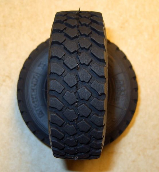 1 395 Michelin tires / 85R20 XZL full. Since = 73mm Di = 35mm, 26mm