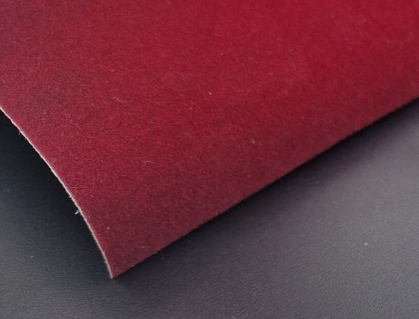 Imitación alfombra velour autoadhesiva de 45 x 10 cm. rojo