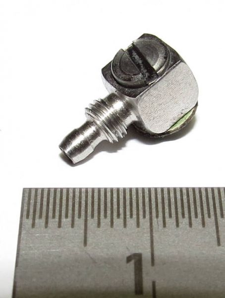 1 Hydraulic nipple, 90 ° off angles. For 4 / 2,5mm