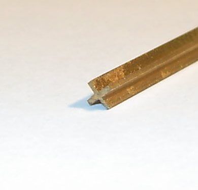 Brass dwarsprofiel 5x5 mm materiaaldikte 0,6mm