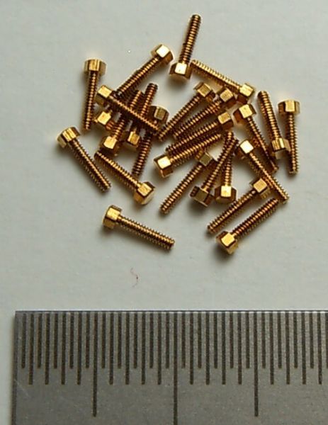 Model 6-Kant Śruba M0,8 x 6 mosiądzu SW 1,3mm aneksu