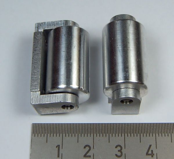 1 roller pair for container for attachment to the rear of