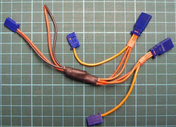 Kabel zasilający bezpośrednie Futaba 15cm, płaskie, 0,5qmm
