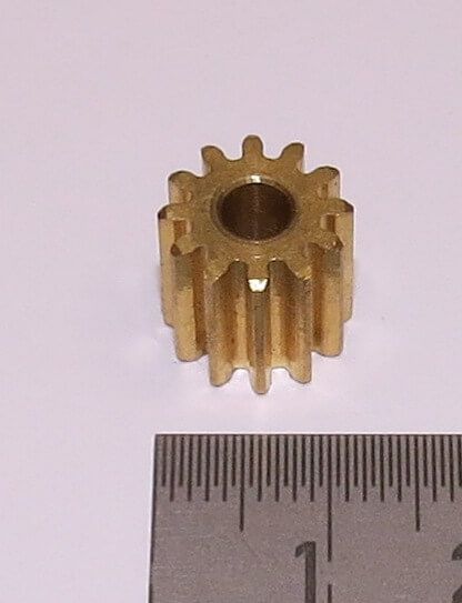 1x Pinion, 12 teeth, brass. Gear width 11mm. 1x