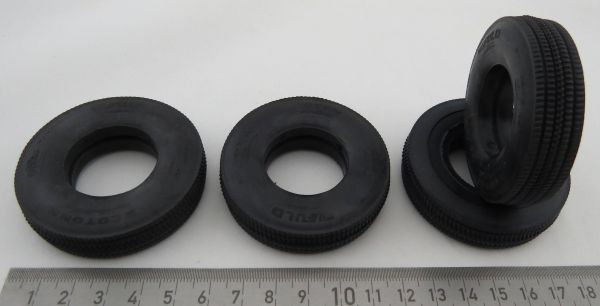 Low-loader tire, 4 piece, solid rubber, 59x29x16mm (outside)