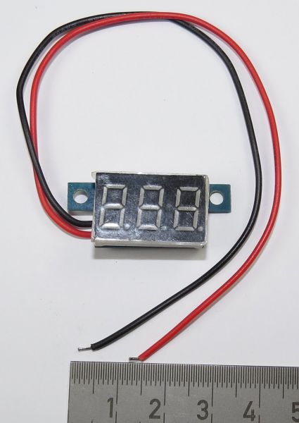 Voltage display for the range 3,5-30V. 3 digits