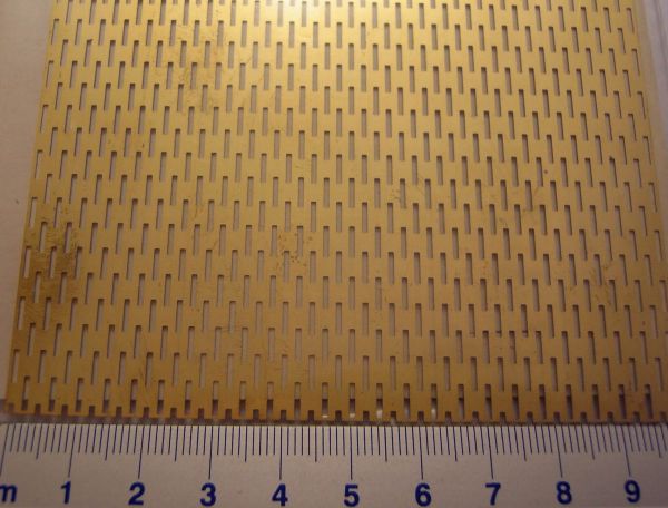 1 Trittblech 100x250mm Messing. (5736/04) streifenförmige