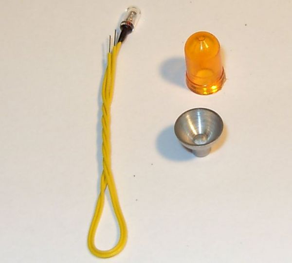 Lumière jaune (pièce 1), diamètre 7mm, hauteur 13mm. plastique