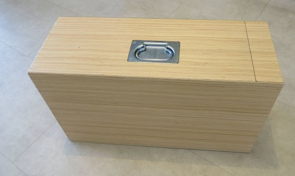 Transport box made of 9mm birch plywood. The box is used