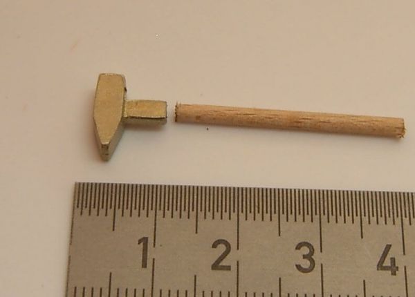 1 Hammer Metallguß ca. 4cm lang mit Holzstiel