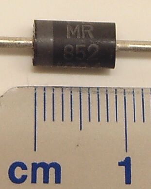 1 diodo MR852G (DO-267, 200V). Fast diodo rectificador