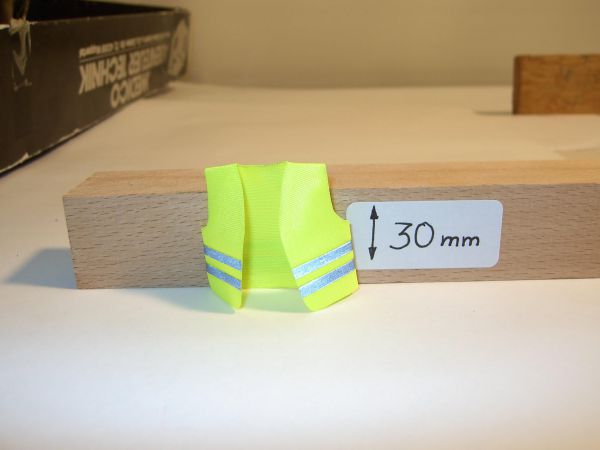 Safety vest, yellow, with reflective stripes 1: 14,5 (Wedico-scale)