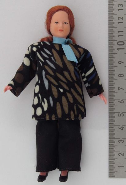 Doll 1x flexible FEMME environ 13cm haute avec une robe colorée