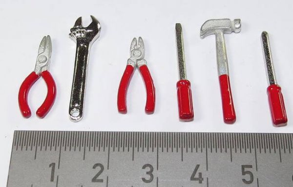 1x 6 de herramientas con diferentes herramientas de metal. el ca
