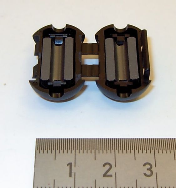 1 clamshells-ferrite 3,5mm black on for clipping