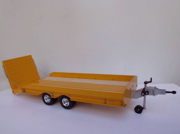 Låg lastare trailer med ramp, 2-axeln, RAL1007. Wedico