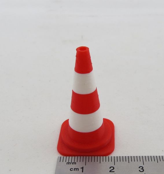 1 traffic cone (50cm in the original). Tamiya scale.