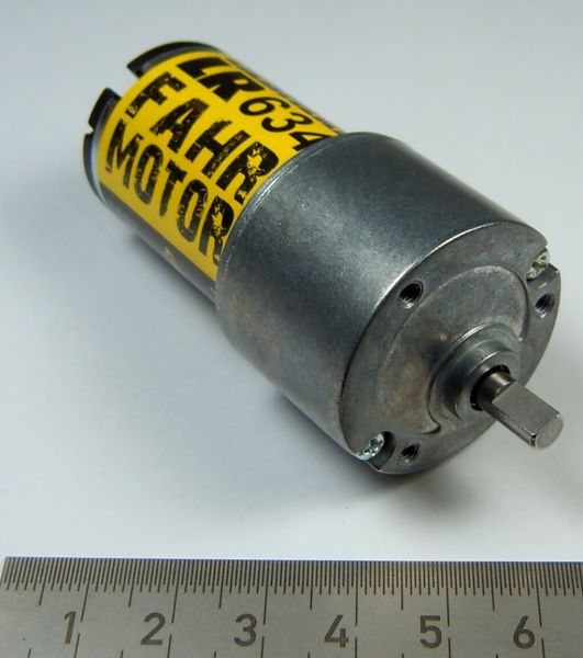 1x driving geared motor for the loader crawler LR634, Carson. fo