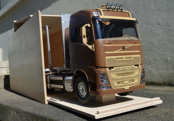 16 mm malzemeden imal Tamiya Volvo FH9 için uygun taşıma kutusu
