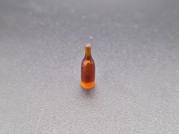 Botella individual FineLine 1:16, 15 mm de alto, marrón