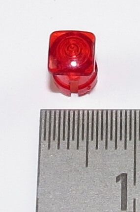 Soczewka LED 1x do LED 3mm. Niska, czerwona, kwadratowa główka