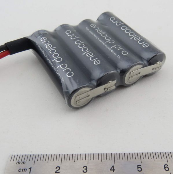 1 battery pack with 4x Sanyo ENELOOP PRO. 4 cells, 4,8V 2450