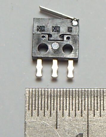 1 Microschalter 3-polig. Umschalter. Als Endlagenschalter, Endlagen-Schalter, Elektro, Material