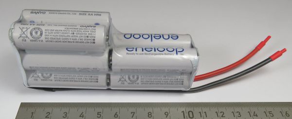 1 battery pack with 10x SANYO cells 12V, 10 cells 2000mAh
