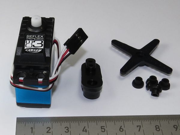 1x Standard Servo CS-3 with JR connector. Dimensions: 38,5x19x32mm