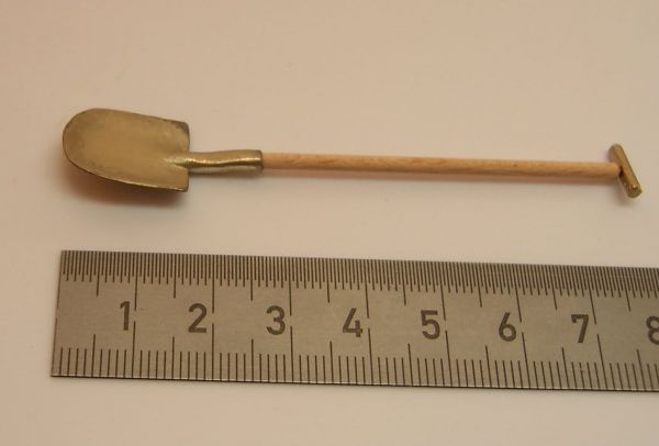 1x shovel Metallguß about 7,5cm long wooden handle
